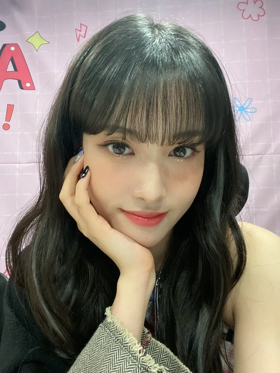 STAYC 윤 아이돌 걸그룹