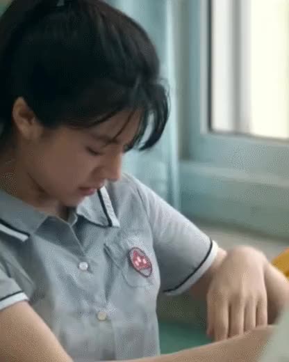 고민정 땀냄새 냄새나 많이