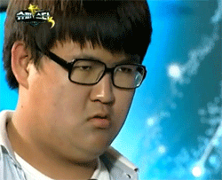 노려보는 슈퍼스타 눈빛 표정 덕통령 덕후 덕력 노려봄 째려봄