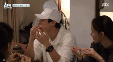 박보검 효리네민박 맛있다 먹방 냠냠 행복 감탄 웃음 짤