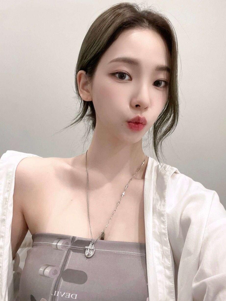 카리나 셀카 짤방 여친짤 에스파 예쁜 아이돌 걸그룹 AESPA Karina