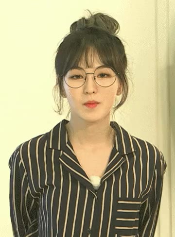 이해함 웬디 끄덕 고개