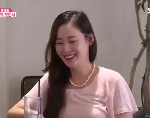 “헬로키티야?” 류승수 아내의 핑크핑크 패션 지적! 동상이몽2 너는 내 운명 류승수 윤혜원 류승수패션 류승수윤혜원패션논쟁