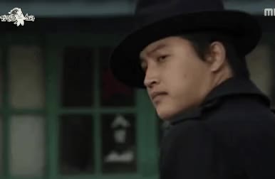 야인시대 시절 회상하는 2018 안재모.gif 야인시대 라디오스타 안재모 회상 김두한 중절모