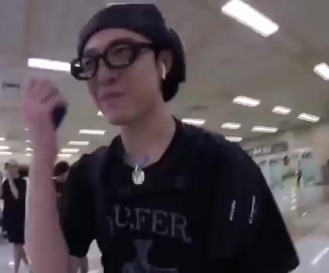 어흫 어흫 기리보이 FLEX 공항 당황 웃음