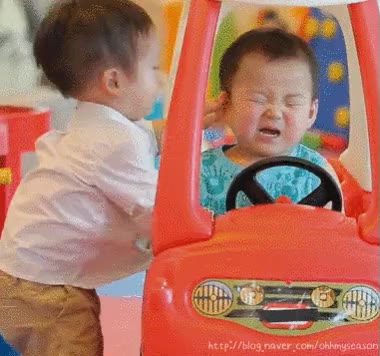 슈펀맨이돌아왔다 귀잡아 삼둥이
