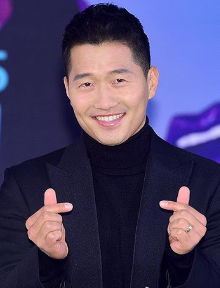 김인우좋아 강형욱 개통령 손가락하트 미소 사랑 고백 좋아 행복 긍정 짤