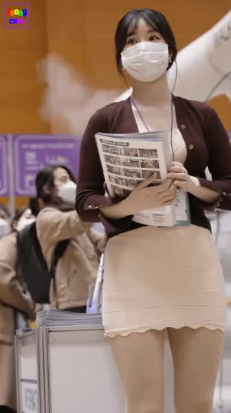 자게 정캠 뒷태 몸매 미니스커트 베이지 치마 타이트 직캠