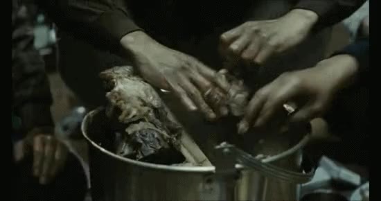 ㅎㄷㄷ 하정우 황해 먹방 뼈다귀 레전드 배고픔 처절 식욕 흡입