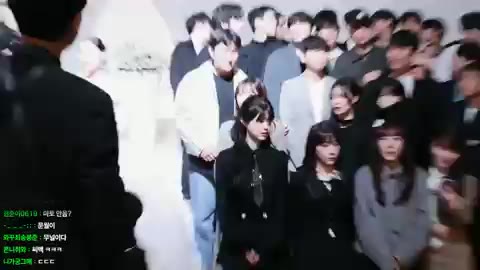 결혼식에 참석한 문월 확대샷 비주얼