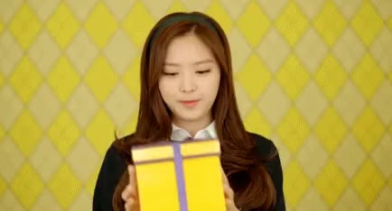무슨 선물이야? 파티 흔들 손나은