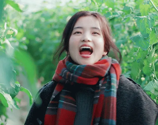 남구문 김태리 리틀포레스트 목도리 움짤 귀여움 씰룩씰룩 도리도리 힐링 상큼