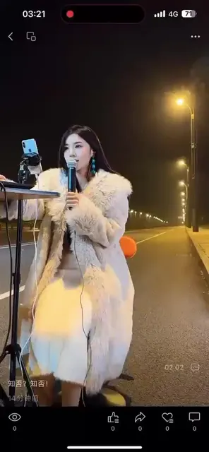 중국 대륙 길거리 야외 방송 여캠 라이브 기괴 상황