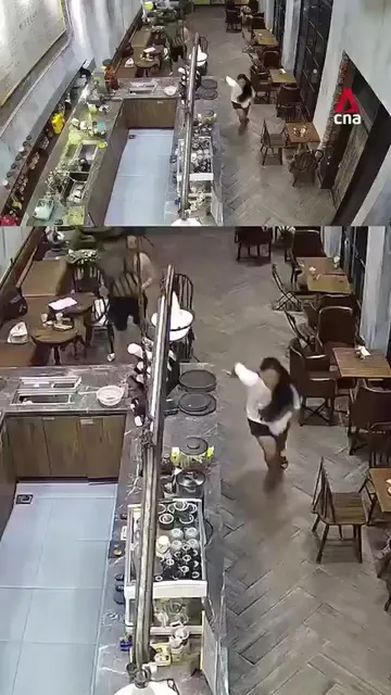 카페 상의탈의 난동 빌런 분노 조절 장애 CCTV 사건 사고