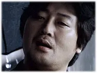 김윤석 황당 지랄한다 어이없다 어이상실 담배 영화 비오는 실소 개소리