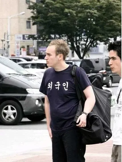 티셔츠 외국인