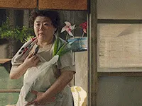 후퇴 기생충 이정은 문광 가정부 뒷걸음질 당황 충격 도망 상황종결