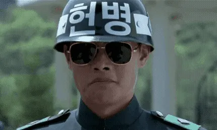 웃음 헌병 JSA 이병헌