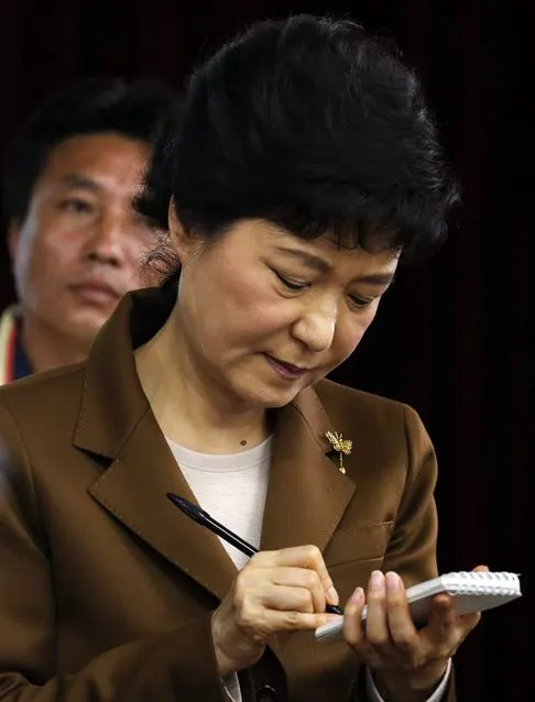 박근혜 수첩 대통령 적는모습 메모 나쁜 사람이라고 하더라 참 나쁜사람 수첩공주