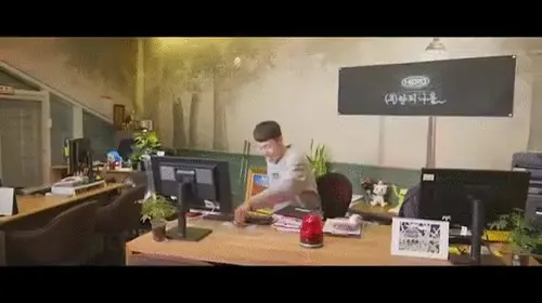 변신 엄정화 토르 김영철