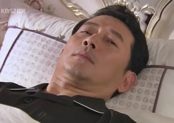 전광렬 자는모습 자니 실눈 자는척 못본척