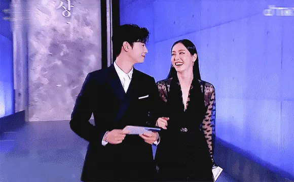 ㅎㄷㄷㄷ 차은우 이다희 시상식 투샷 얼굴천재 비주얼 미모 대박 안구정화 ㅎㄷㄷ