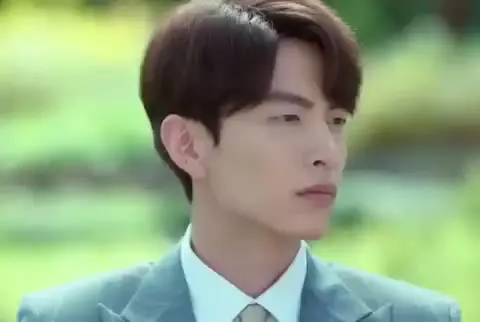 이민기 시선 뷰티 인사이드