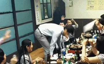 밥상 뒤집기 상엎기 회식 분노
