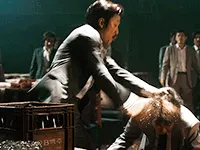 맥주병 타짜 아귀 김윤석 폭력 분노 빡침 위협 참교육 짤