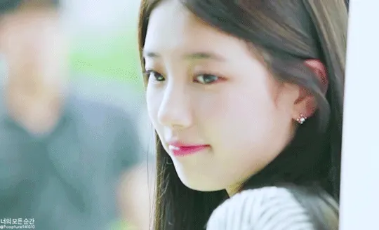 수지 움짤 기여운 표정 첫사랑 심쿵 여대생