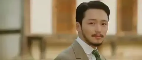 변요한 드라마 미스터선샤인 미소