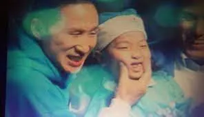 이명박 웃어 강제 웃어라 초딩 싫어도 악마 가식 잼민이