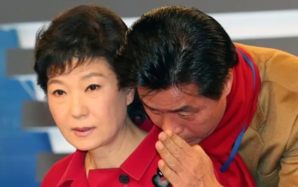 박근혜 최순실 귓속말 표정 대통령 막장 허수아비 거짓말 새누리당 귀엣말