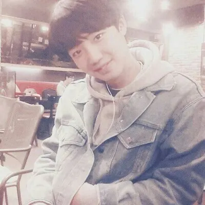 분노짤 남주혁 남친짤 훈남 설렘 미소 카페 청자켓 후드티 남친