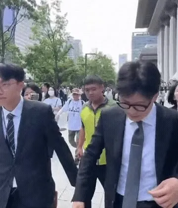 농운이 넥타이