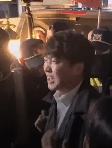 앵그리스톤 이준석 분노 화남 정색 소리지름 억울 경찰 상황짤