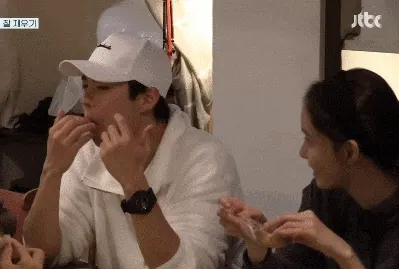 박보검 맛있다 존잘 여자 웃기기 윤아 잘생김 남자 유머
