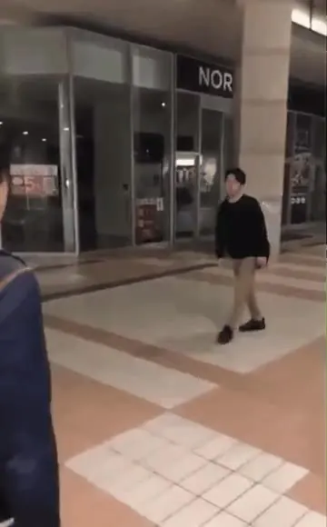 인사 인싸 인사법 화려한 복잡한 악수 하이파이브 티키타카 동기화 절친