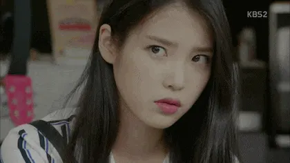 빡친 빡침 화난 아이유 표정 눈빛 혐오 열받은 열받아