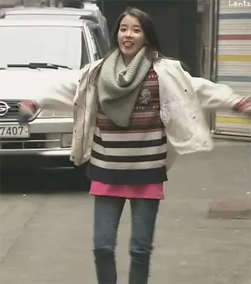 메롱메롱 개다리춤 도망 메롱 아이유