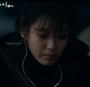 드라마 아이유 이지안 나의 아저씨 나저씨 나의아저씨 눈물 이어폰 슬픔 우는모습