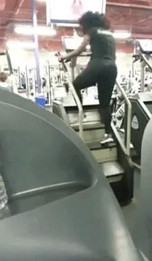 흥겨운 흑누님 운동 계단 헬스장