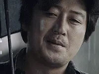 흡연 김윤석 담배 한숨 현타 지침 피곤 고뇌 고독 느와르