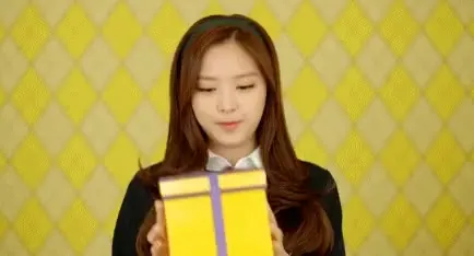 무슨 선물이야? 파티 흔들 손나은